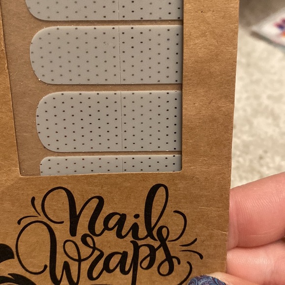 Heat Activated Gray w Silver Dot Nail Wraps - Picture 1 of 2